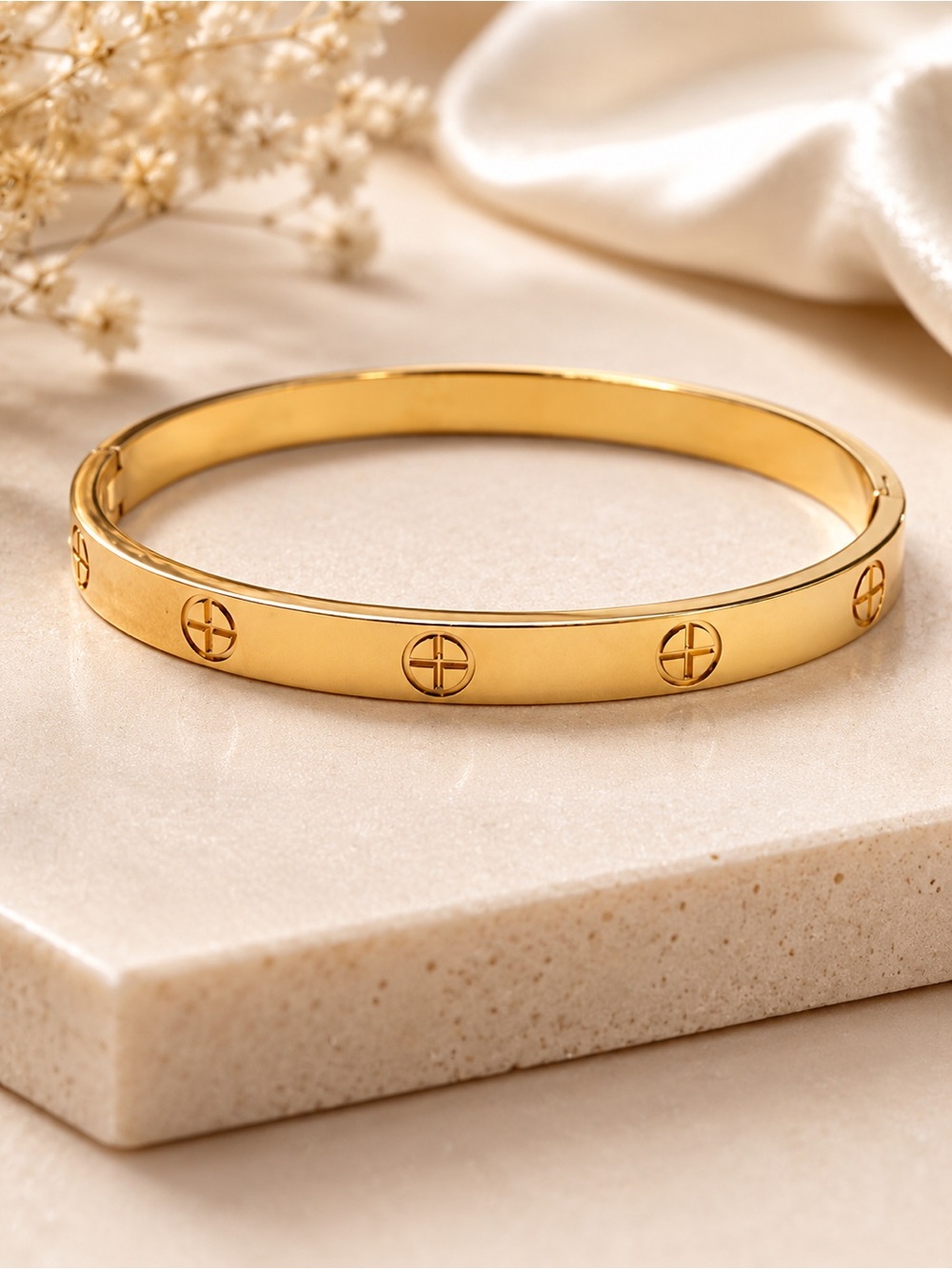 18k Gold Plated /Stainless Steel Bangle Bracelet Luxury Inspired Size 7